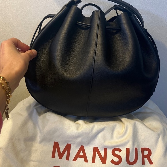 NWT Mansur Gavriel Lillium Drawstring Black Bucket shoulder Bag - Picture 3 of 7